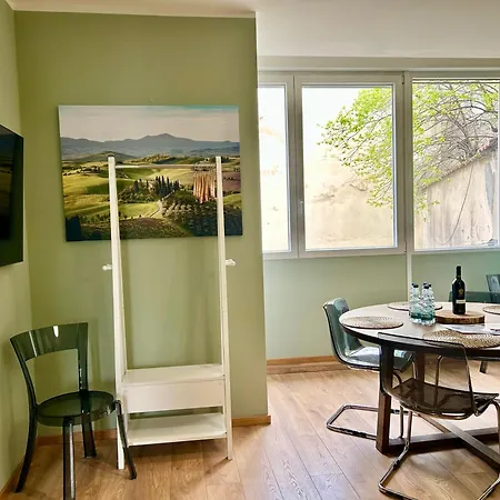 Apartment Careggi Top House 1 *